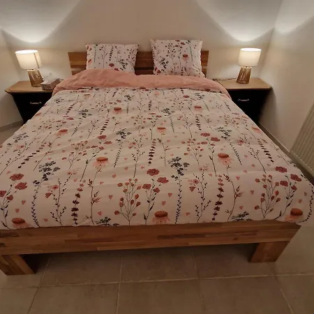 Charming In Noville-les-bois *