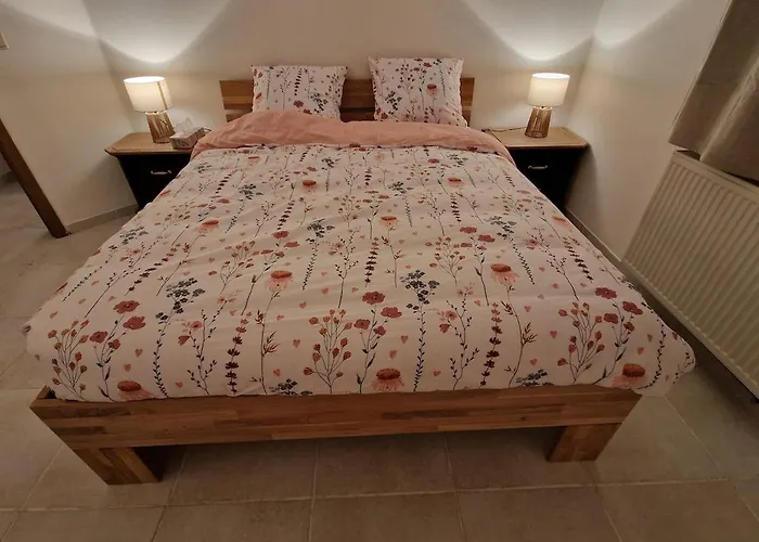 Charming In Noville-les-bois *