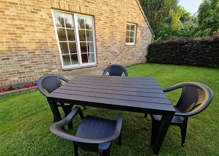 Charming In Noville-les-bois 度假居 *